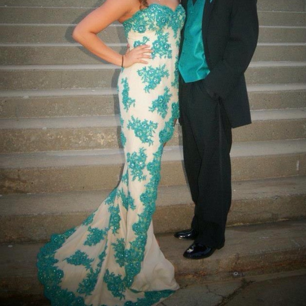 Camille La Vie Prom dress